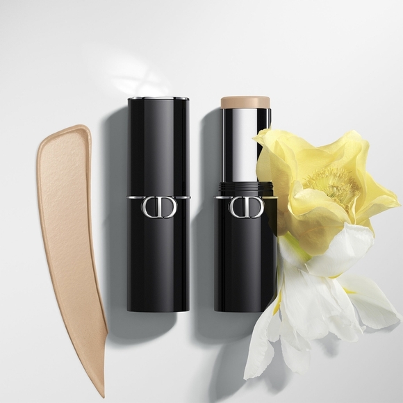 New~ Dior Forever Skin PerfectMulti-Use Foundation Stick - Blur Perfection 2.5N - Picture 3 of 6